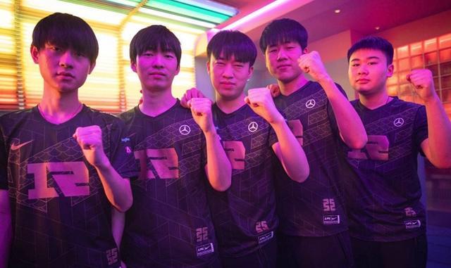 都让人看得 都让人看得